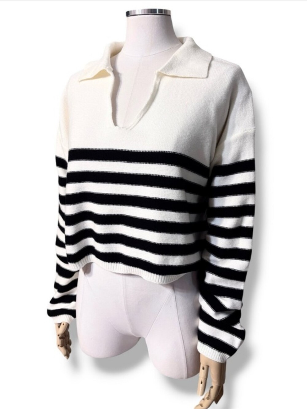 ALTAR’D STATE Striped Collared Cropped V Neck Sweater Size Small Cream & Black